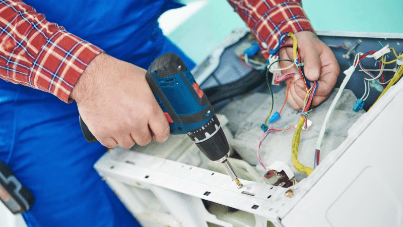 Kırkağaç Hitachi Hitachi çamaşır makinesi kart tamiri – Su almama arızası orijinal parça ile giderildi. - Teknik servis örneği